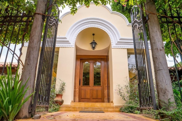 La Casona Hotel Boutique (Fernando de la Mora)